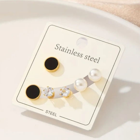 NEW! Stud Earrings set - Picture 5 of 6